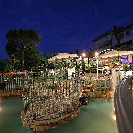 Hotel Tetto Delle Marche - Ristorante Dei Conti ชินโกลิ ภายนอก รูปภาพ
