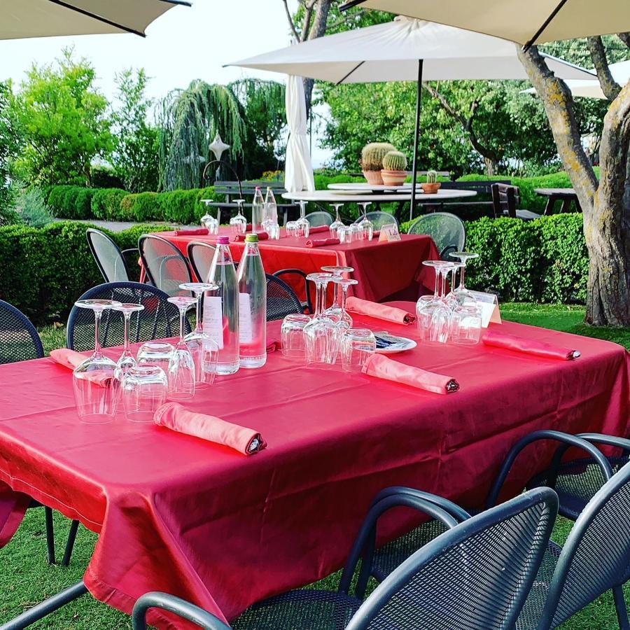 Hotel Tetto Delle Marche - Ristorante Dei Conti ชินโกลิ ภายนอก รูปภาพ