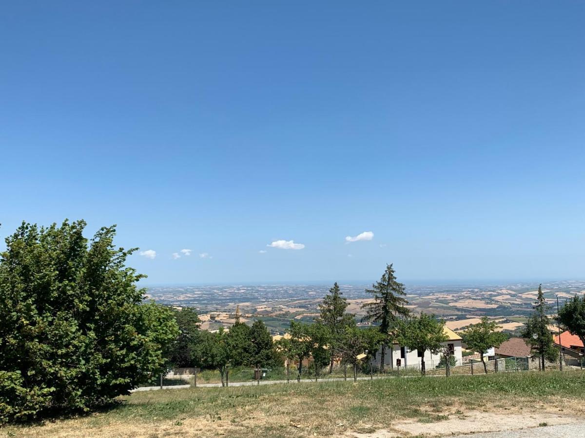 Hotel Tetto Delle Marche - Ristorante Dei Conti ชินโกลิ ภายนอก รูปภาพ