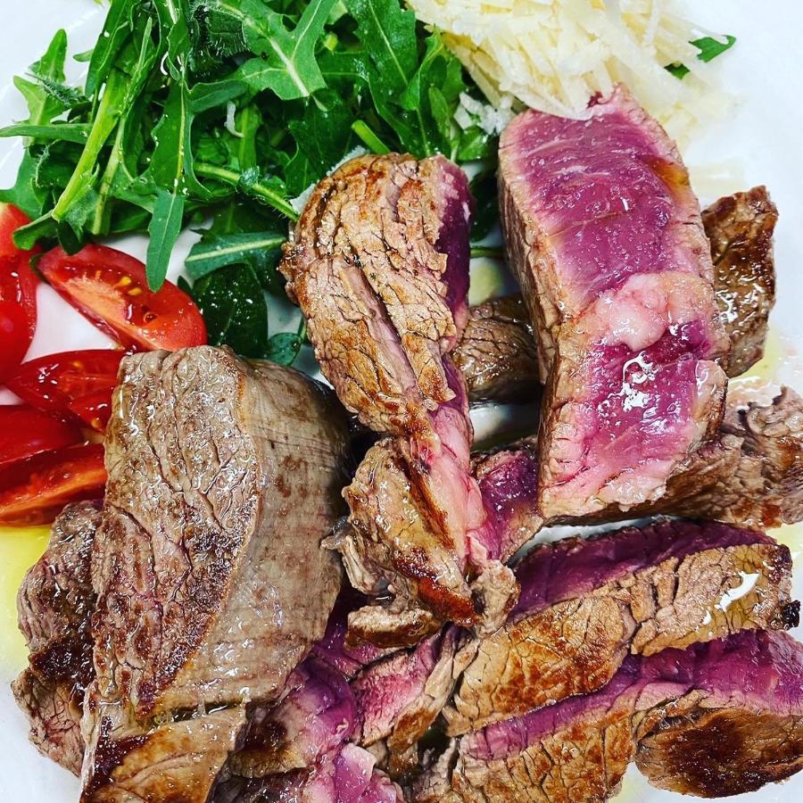 Hotel Tetto Delle Marche - Ristorante Dei Conti ชินโกลิ ภายนอก รูปภาพ